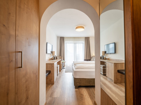 DOPPELZIMMER MIT SÜD/WESTBALKON image 2