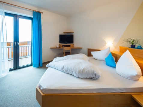 Doppelzimmer mit Südbalkon image 2