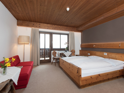 Doppelzimmer mit Südbalkon und Dolomitenblick image 7