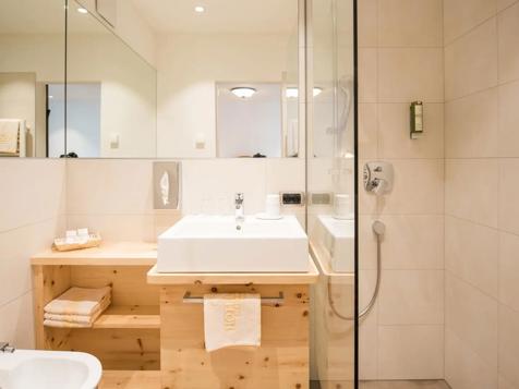 Doppelzimmer Nord mit Balkon image 2