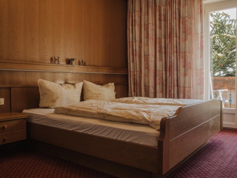 Doppelzimmer Standard Gartenblick image 2