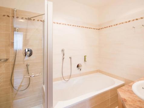 Doppelzimmer Süd mit Balkon image 4