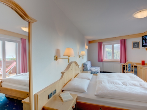 Doppelzimmer Superior mit Bergblick image 1