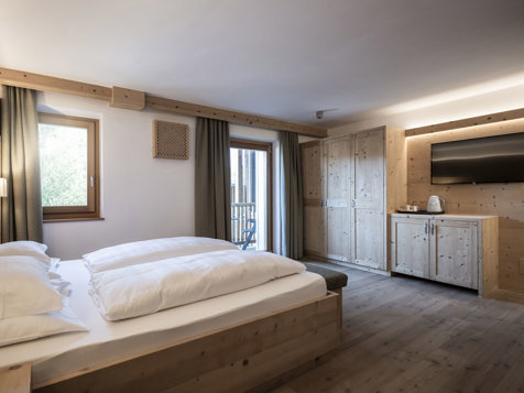 Doppelzimmer Talblick mit Balkon-3