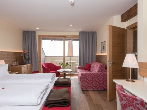Doubble room with south balcony & Dolomites view image 3