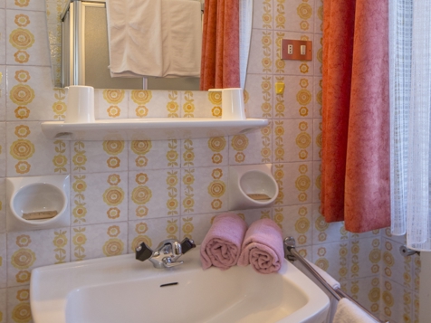 Double-bed-room economy Dependance image 2
