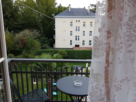 Double room 'city with small south-facing balcony' image 4