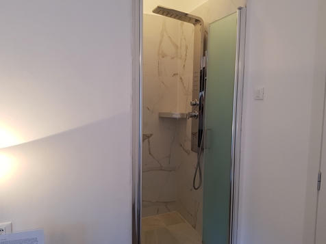 Double room 'city with small south-facing balcony' image 7