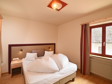 Double room classic image 2