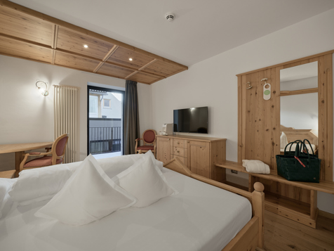 Double room classic - single use image 2