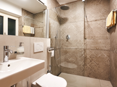 Double room deluxe image 3