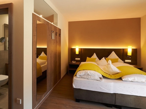 Double room Deluxe "Golden" image 2