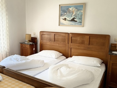 Double Room Economy image 2