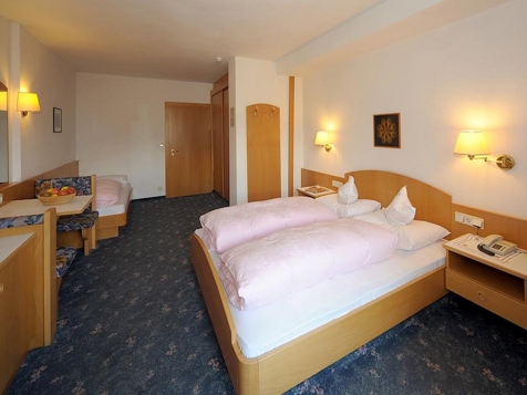 Double Room image 1