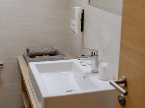 Double Room image 12
