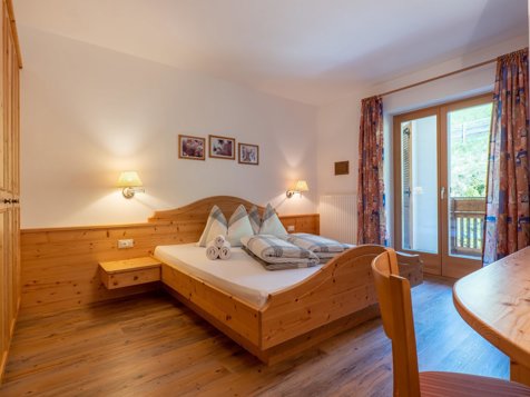 Double Room image 3