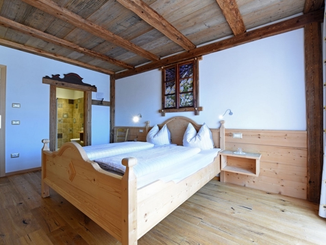 DOUBLE ROOM image 4