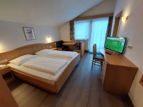 Double room image 8