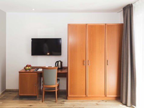 Double room image 8