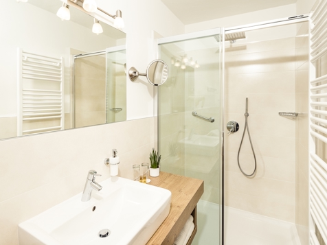 Double room image 8