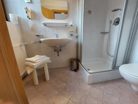 Double room image 9