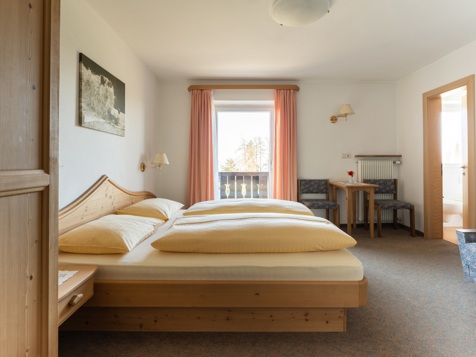 Double room forest view image 8