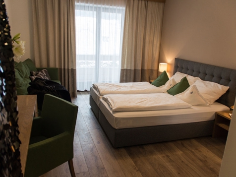 Double room simple image 2