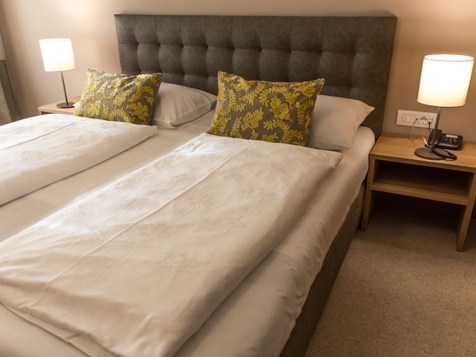 Double room simple image 4