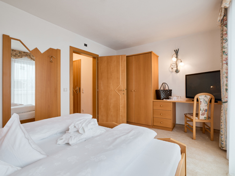 Double room standard image 7