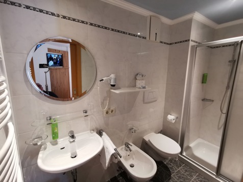 Double room Standard image 9