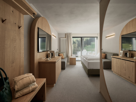 Double room standard south side image 3