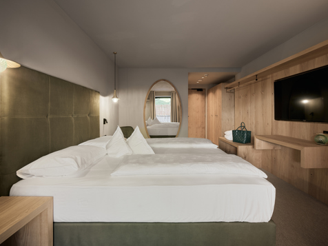 Double room standard with carpeted floors image 1