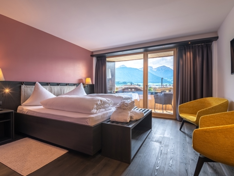 Double room Superior image 6