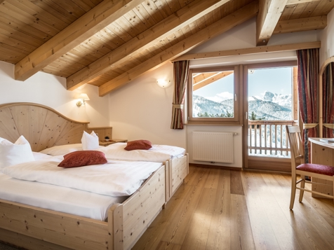 Double room Superior with Piz Sorega view image 1