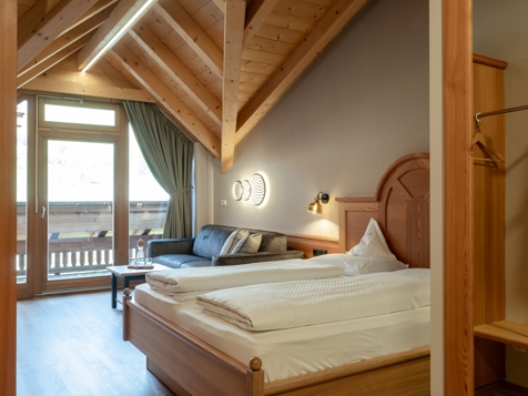 Double room west-2