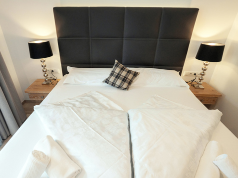 Double room with balcony image 2