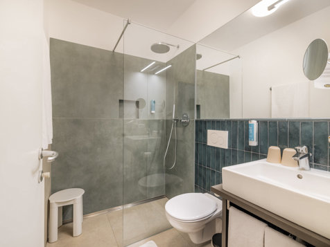 Double room with balcony image 5