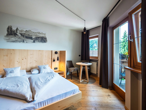 double room with balcony image 8