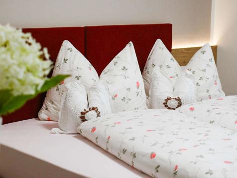 Double room with balcony (extra bed) image 1