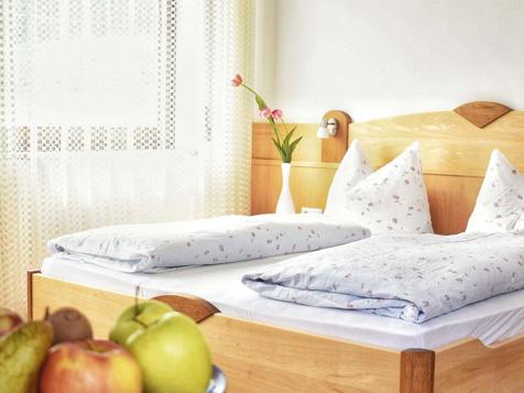 Double room with balcony (extra bed) image 5