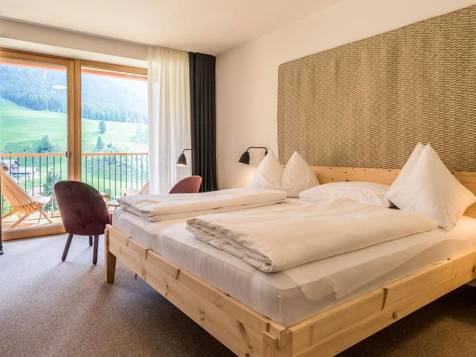 Double Room with loggia and Dolomite view image 4