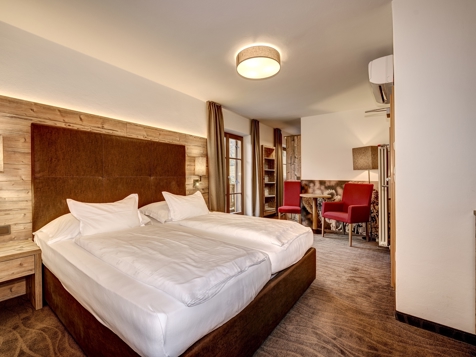 Double room with north-facing balcony image 2