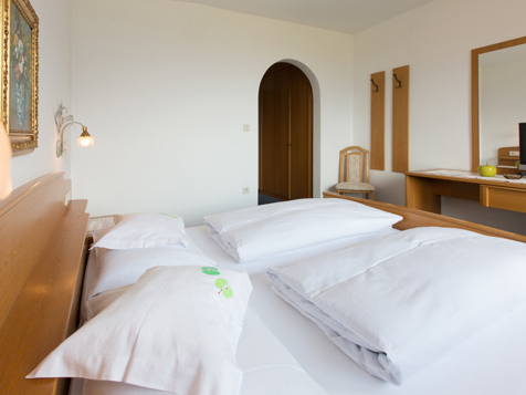 Double room with panoramic balcony image 3
