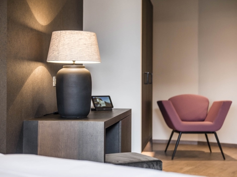 Double room with southwest-facing balcony image 9