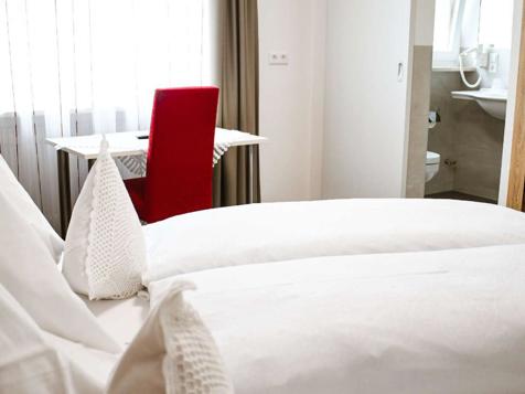 Double room without balcony image 2