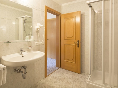 Double room without balcony image 2