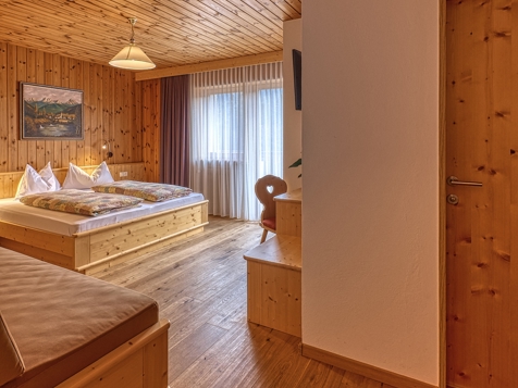 Double-, trible-bed-room superior image 7
