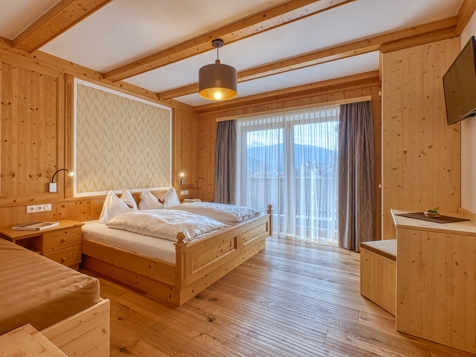 Double-, trible-bed-room superior image 8