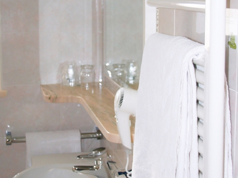 Dreibettzimmer im Haupthaus image 4