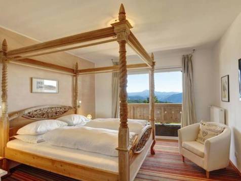 Economy double room balcony image 1